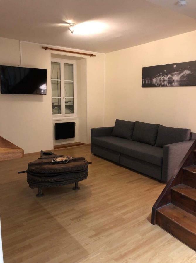 Appartement Face Au Donjon Пон Экстерьер фото